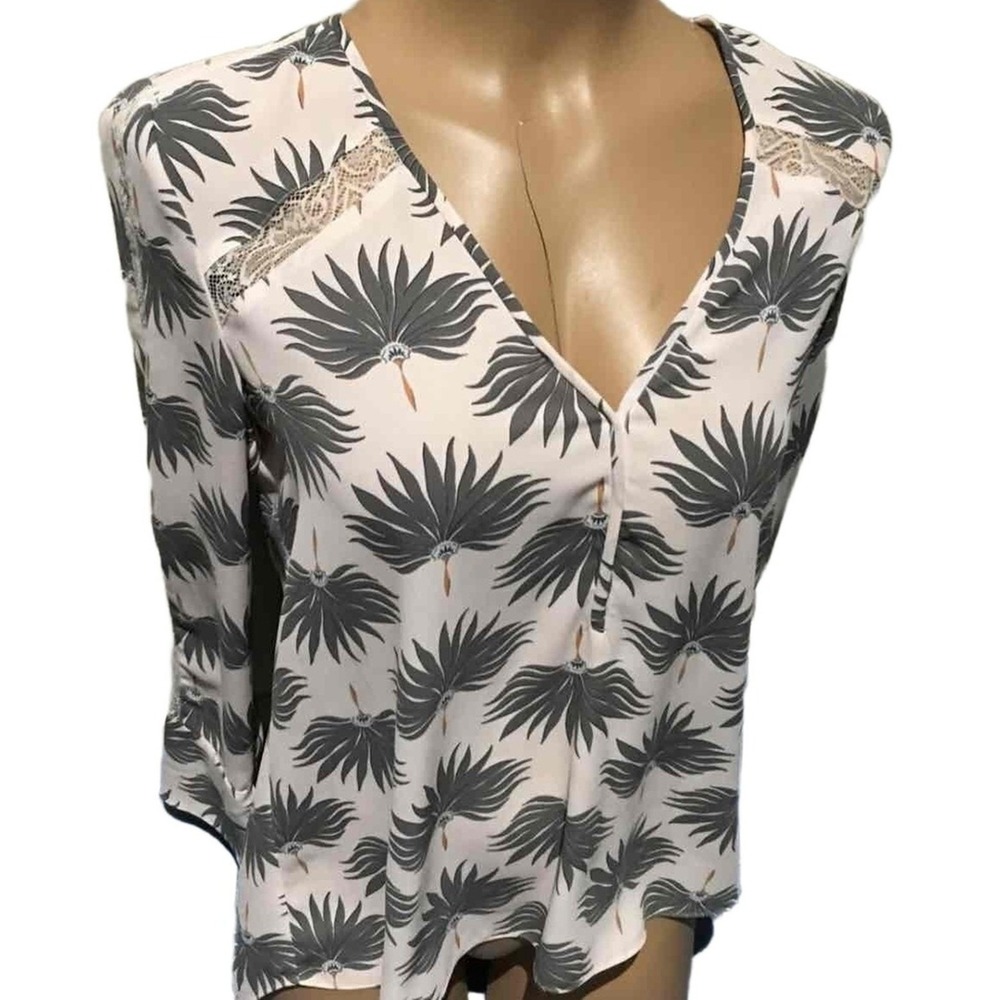 Chelsea 28 Pink Long Sleeve Lace Inserts Tropical VNeck Blouse Medium‎ Office